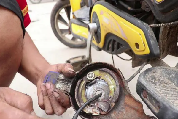 固原市电动车刹车故障